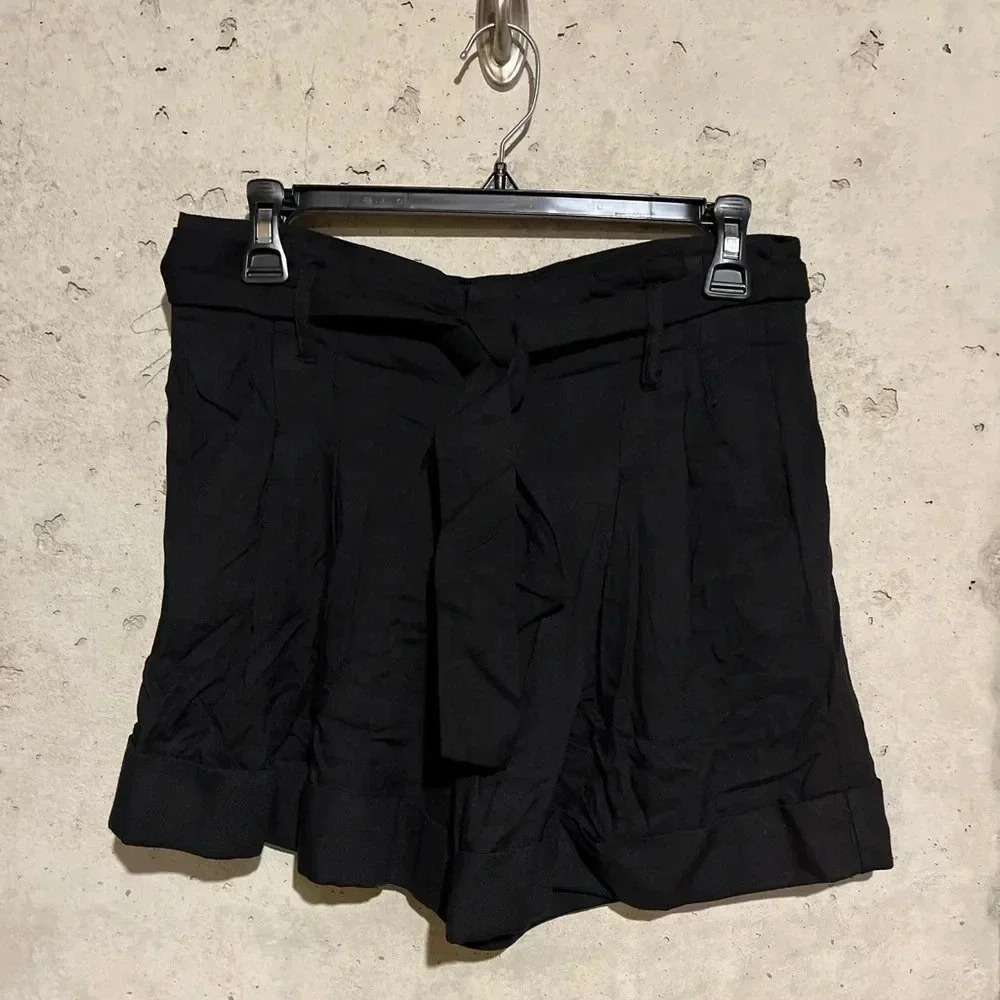 Aqua NWT High Waisted Paper Bag Pleated Shorts Belted Black Size Small